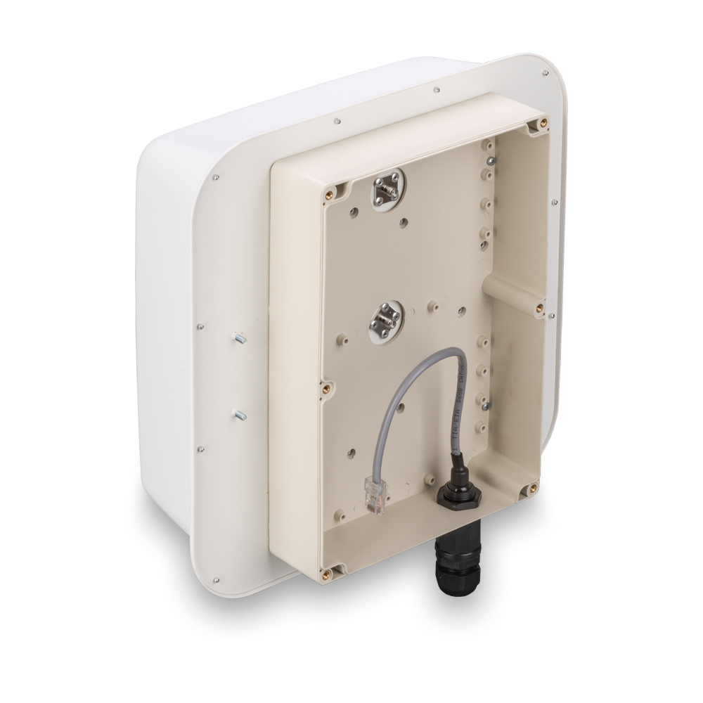 Широкополосная 3G/4G MIMO антенна усилением 15 дБи KAA15-700/2700 BOX